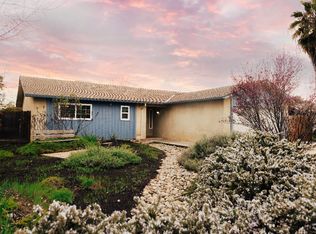 1438 Ashlan Ave, Clovis, CA 93611