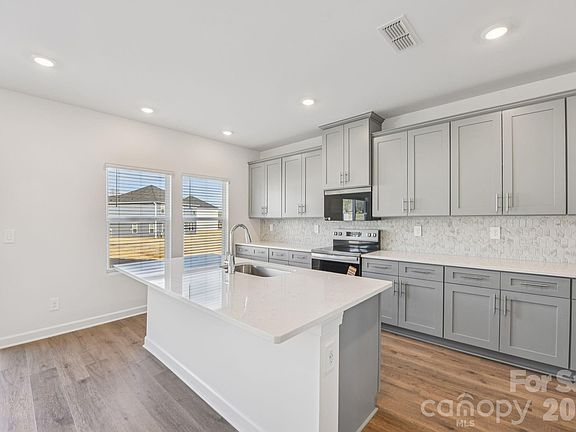 2nd image of 178 Murphy Meadow Rd