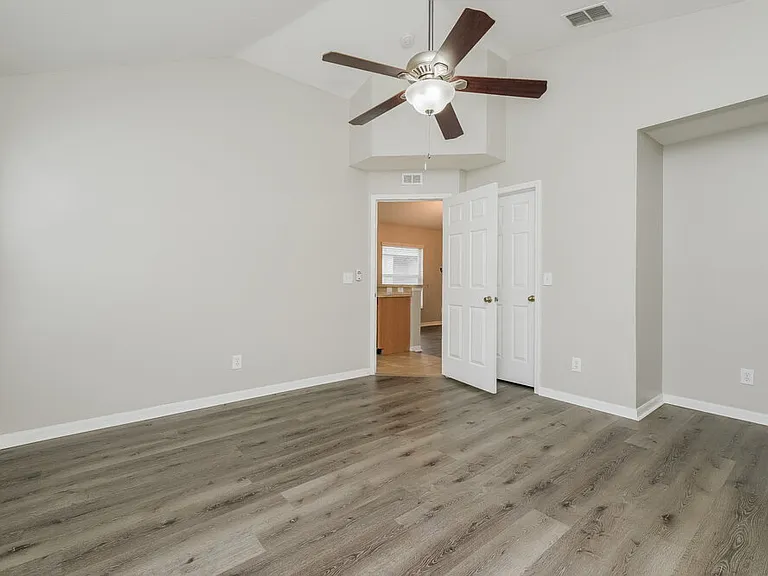 7546 Oxford Garden Cir — Photo 9