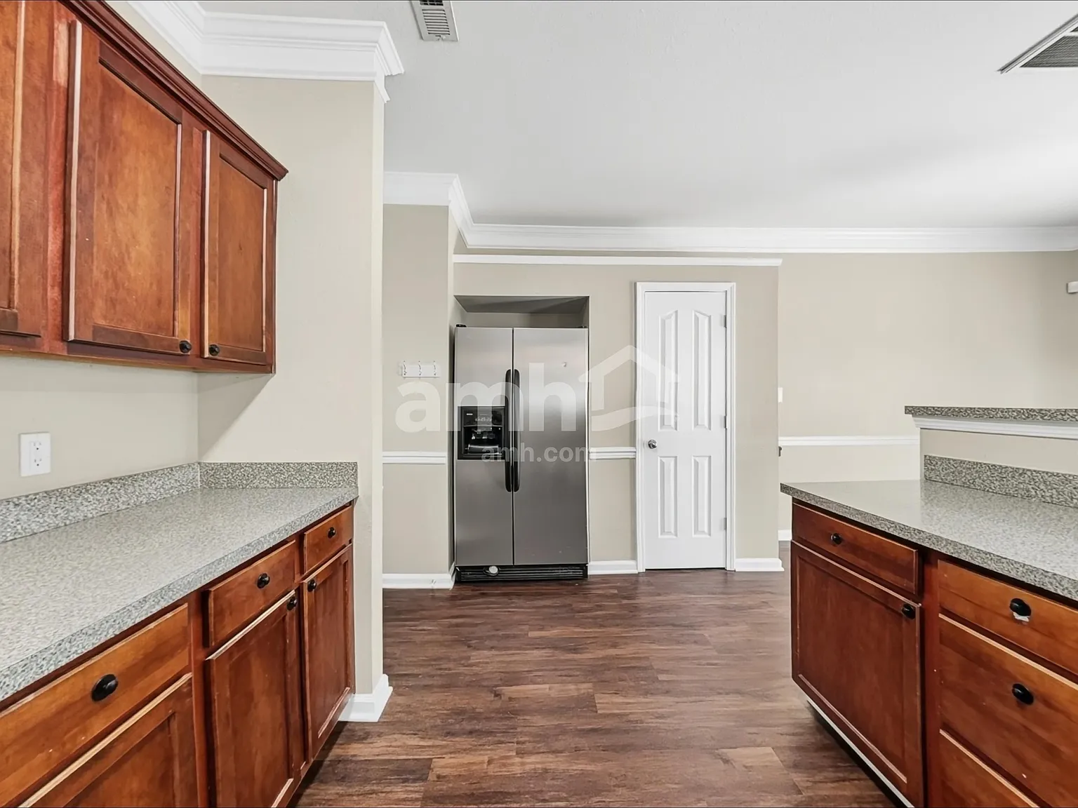 3 bed, 2.5 bath, 1822 sqft, $2,010 — Photo 4