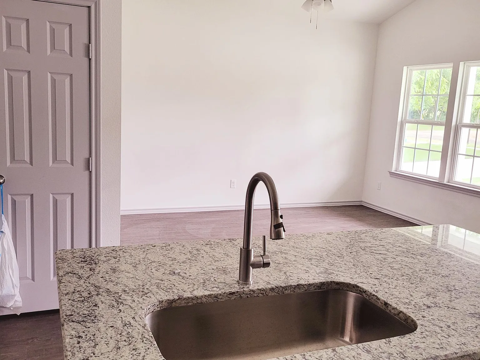 3 bed, 1247 sqft, $1,475 — Photo 3