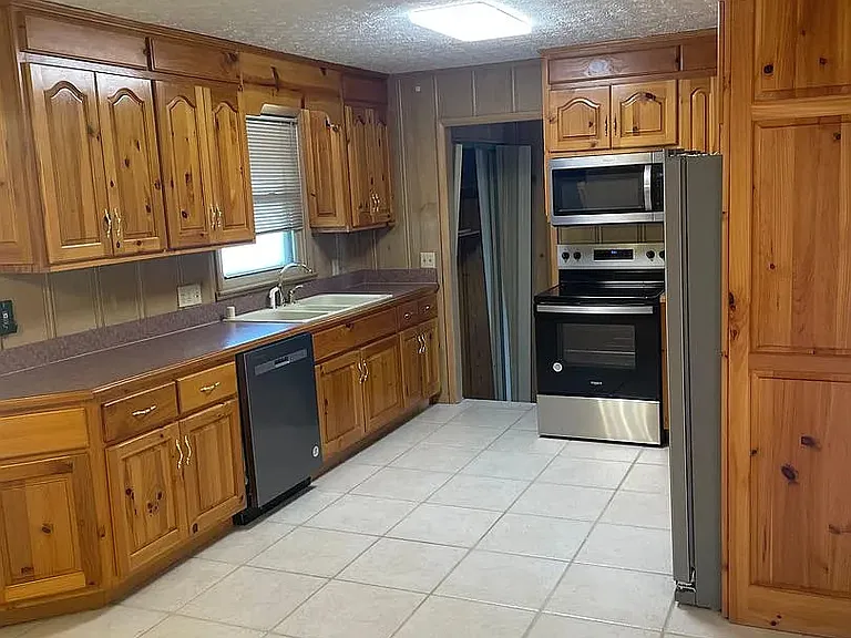 619 Lynnwood Way — Photo 5