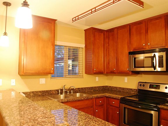2nd image of 209 Westlake Dr Unit 4