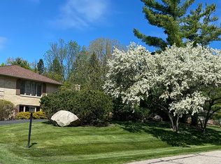 31505 E Stonewood Ct, Farmington Hills, MI 48334