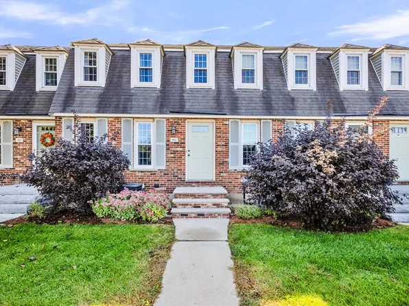 122 Swan St Unit 102, Lowell, MA 01852