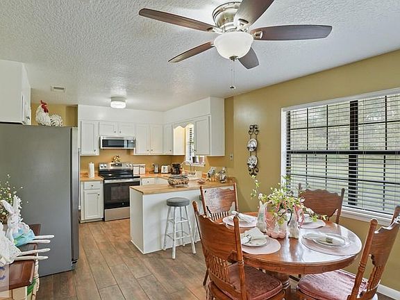 5th image of 226 Community Cir
