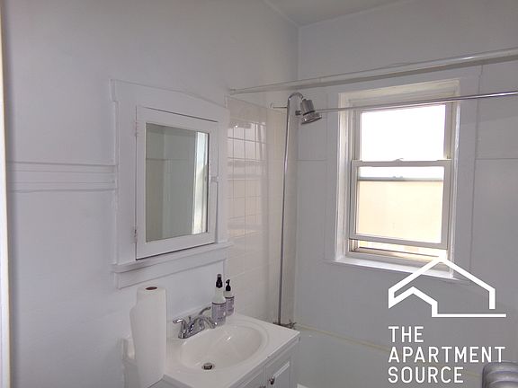 2nd image of 6538 N Lakewood Ave APT 12