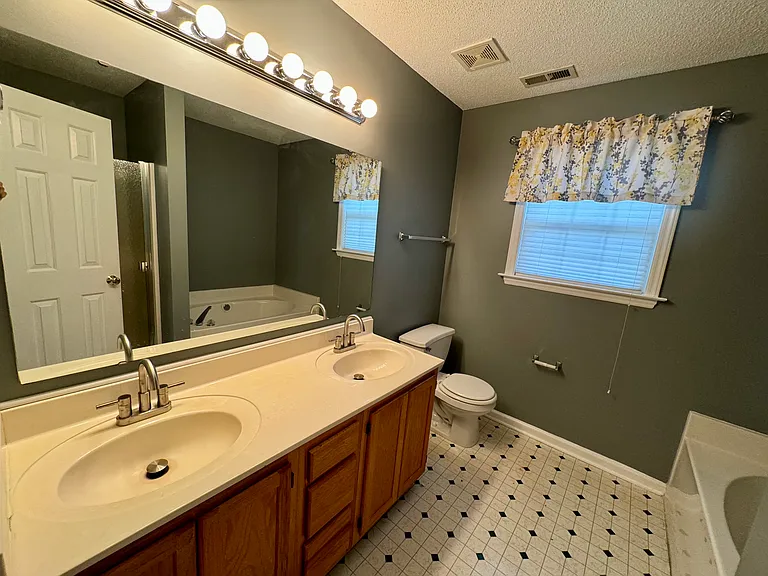 1117 Creek Haven Dr — Photo 37