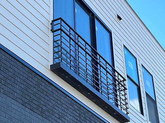 2nd image of 104 E Market St #202