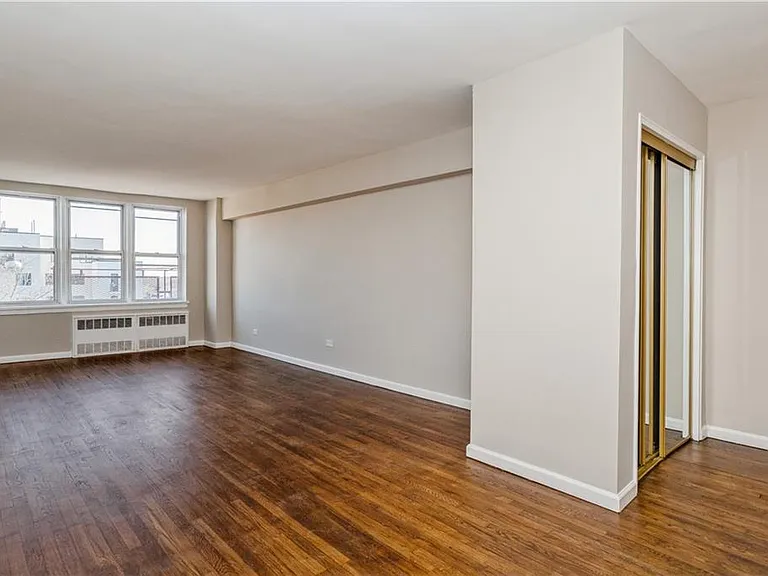 111 Alaska St #3 — Photo 3