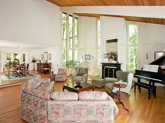 Bright Open Living/Dining Room