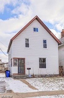 1st image of 821 E 156th St