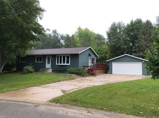 317 33rd St NW, Willmar, MN 56201