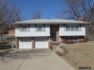 8118 Manderson Cir, Omaha, NE 68134