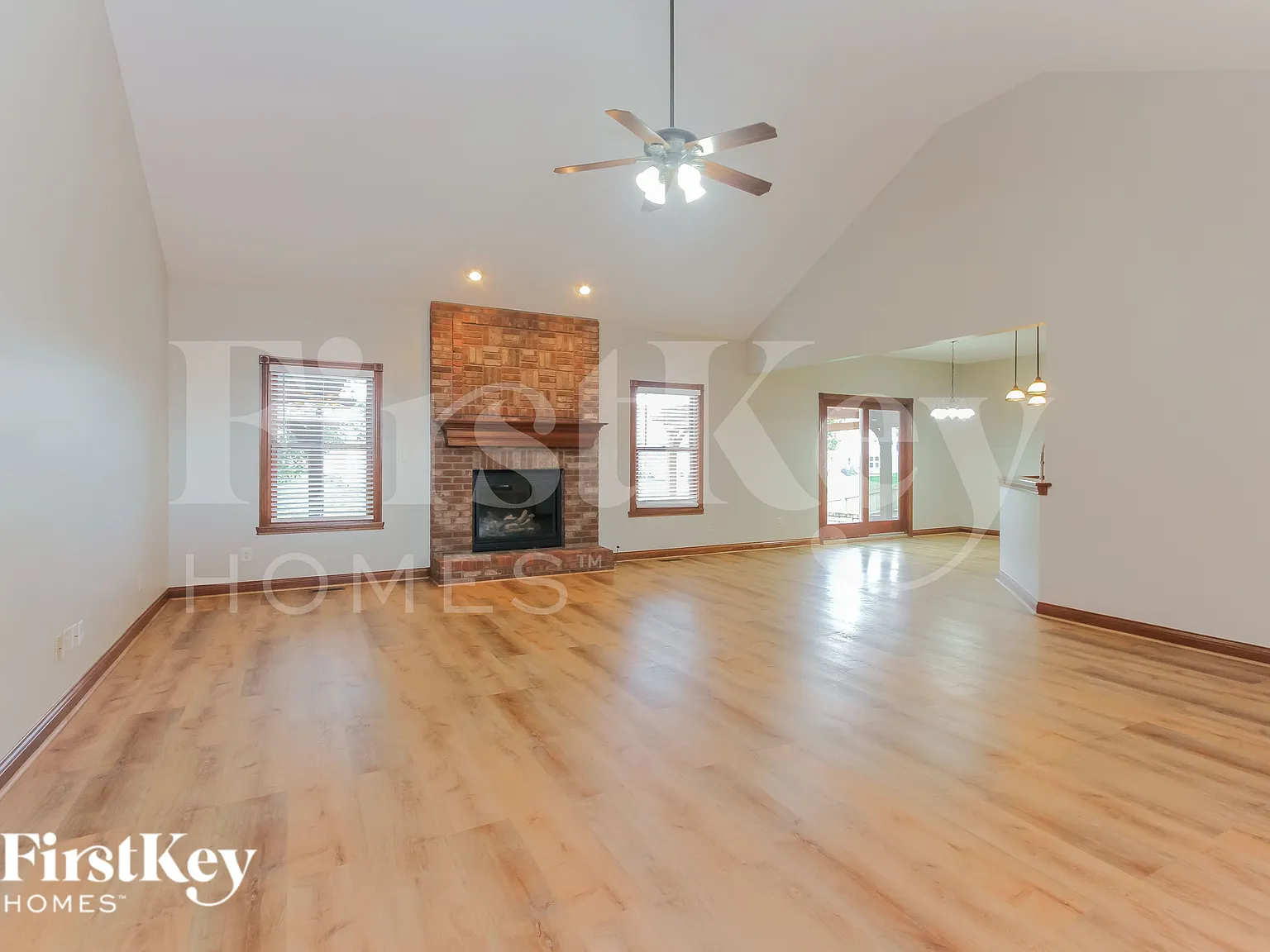 3 bed, 2.5 bath, 2407 sqft, $2,990 — Photo 2