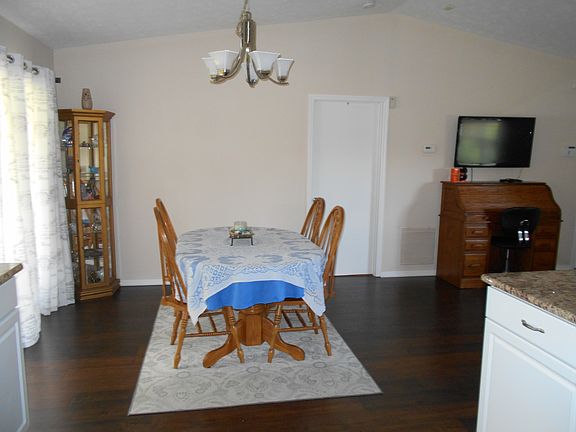 5th image of 1250 SW Emerald Ave