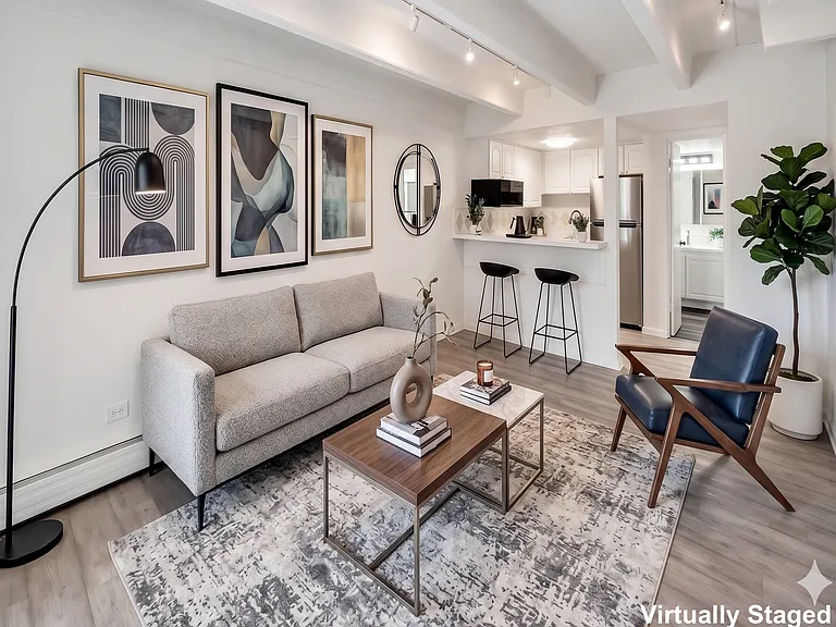 655 N Pearl St #405 — Photo 2