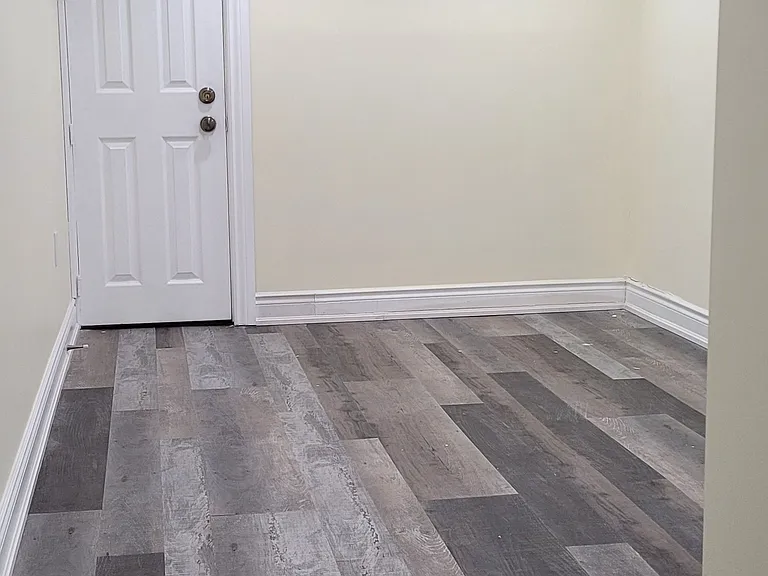 65A Chambers Ave — Photo 4