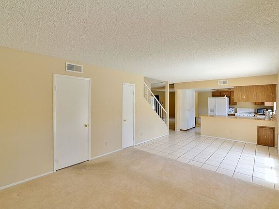 4th image of 420 Golden Valley Dr