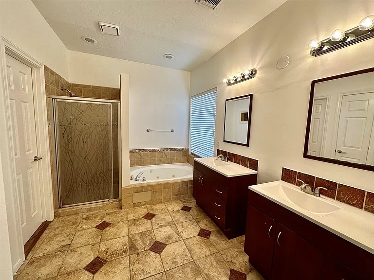 1414 Diamond Brook Dr — Photo 16