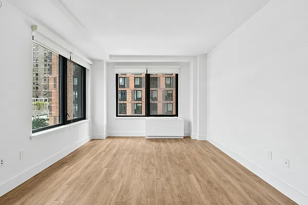 Rented by Greystar | media 11