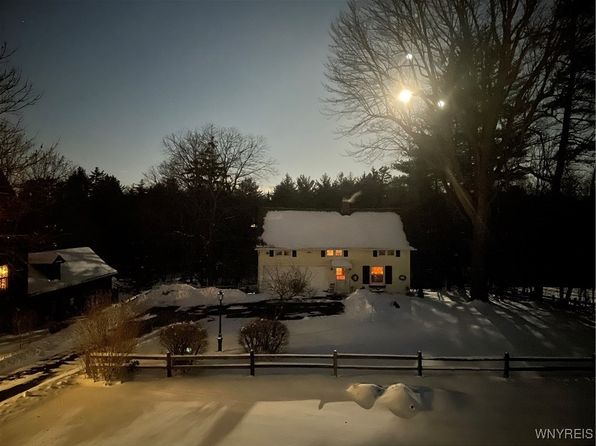 2721 Bowen Rd, Elma, NY 14059
