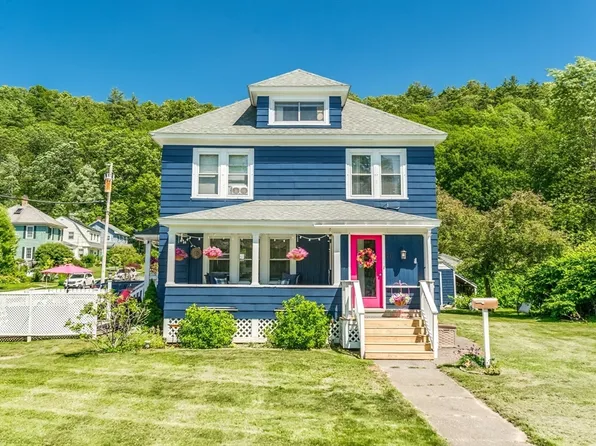 219 High St, Greenfield, MA 01301