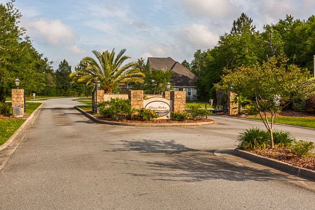 1st image of 17 Redington Dr