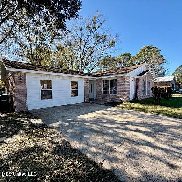 Building Photo - 2513 Calle Hermosa St