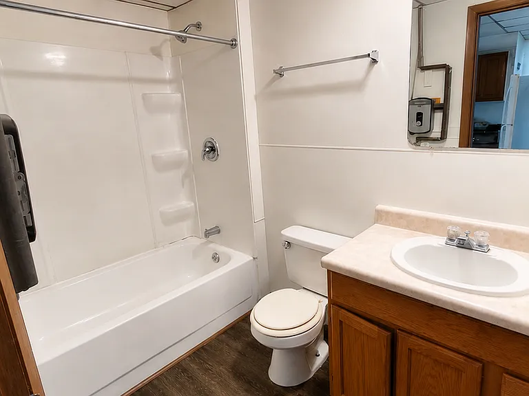 115 W Pearl St — Photo 13
