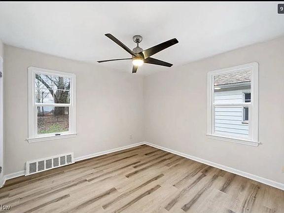 4th image of 1508 Maplegrove Rd