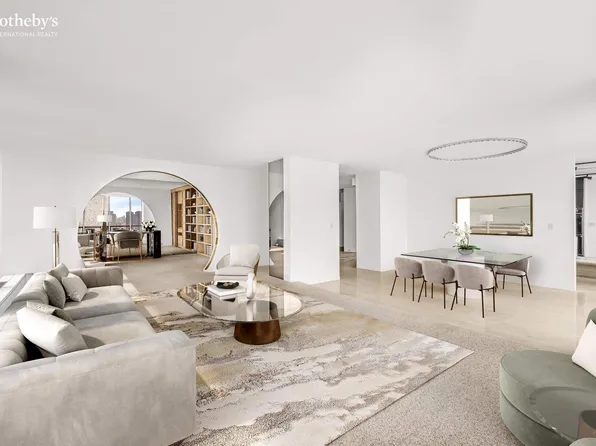 870 United Nations Plaza image 4 of 27