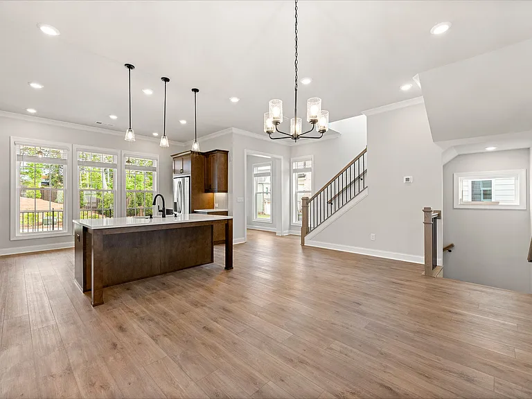 114 Stonehouse Dr — Photo 10