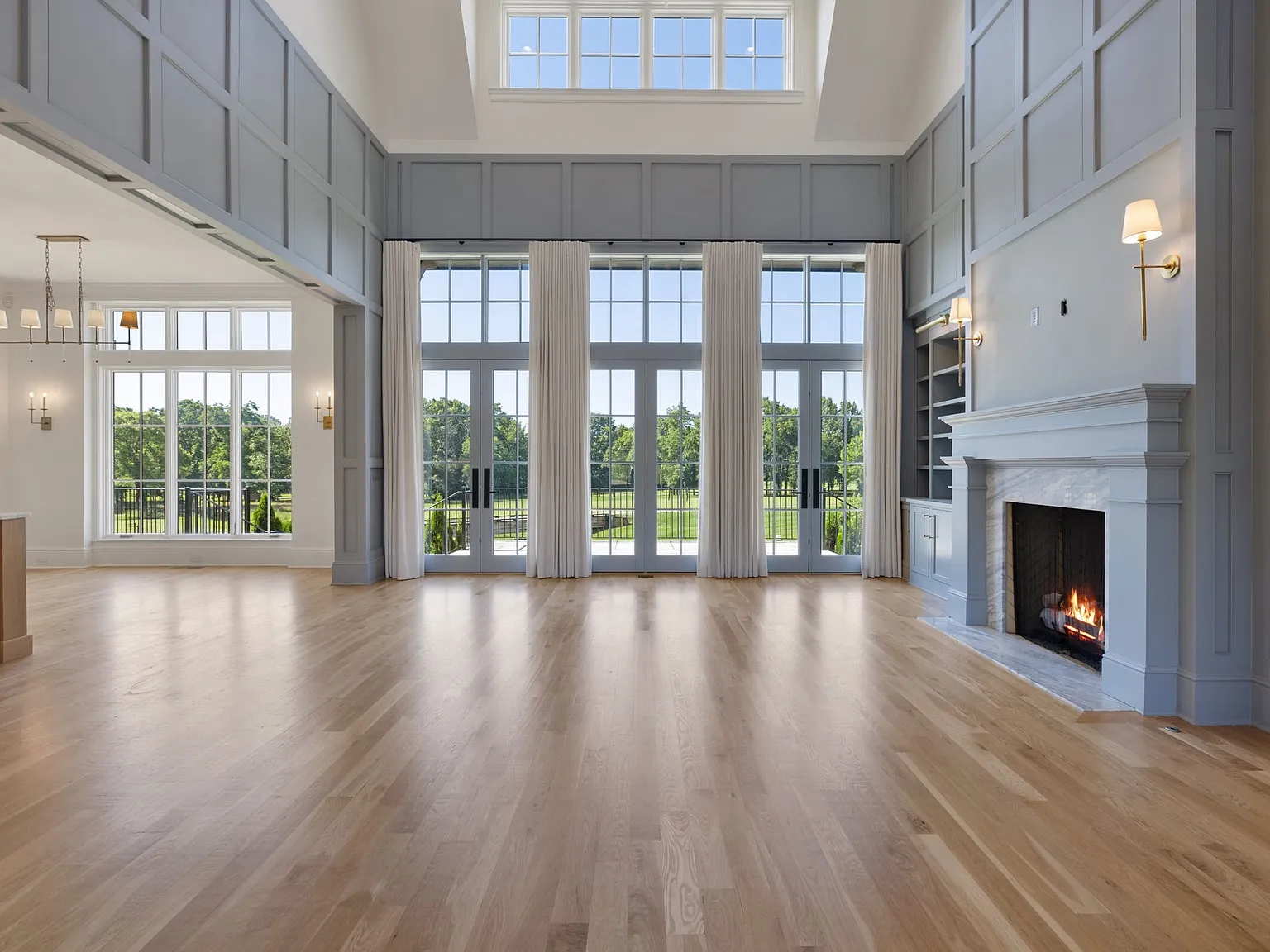 6 bed, 8.0 bath, 6834 sqft, $18,500 — Photo 3