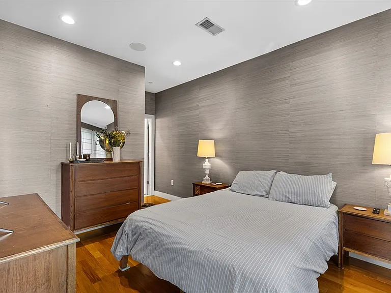 275 Old Colony Ave #10 — Photo 8