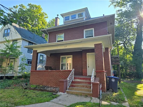 227 S Balch St, Akron, OH 44302
