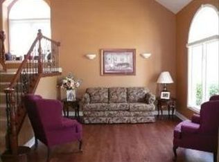 2561 Danhaven Ct, Aurora, IL 60502