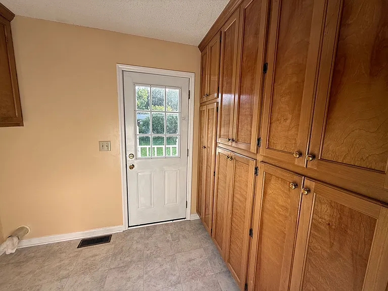314 Beverly St — Photo 5
