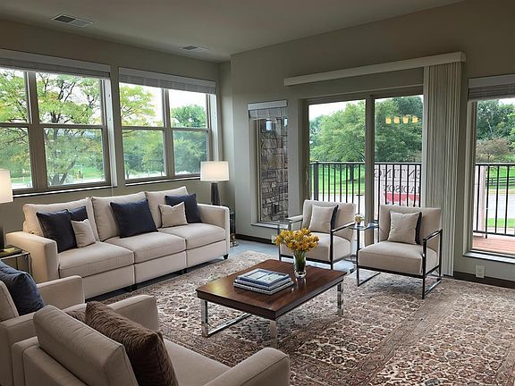 5th image of 5414 Mineral Point Rd #203