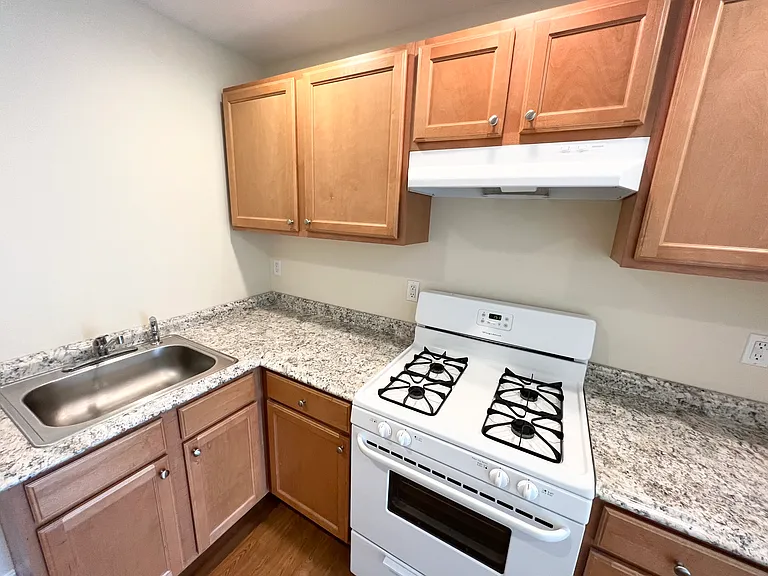 Parkway Cedarhurst Apartments — Photo 23