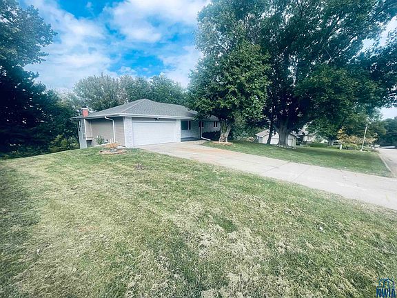 2nd image of 17 Heritage Pl