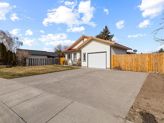 3rd image of 5485 Lockford Dr