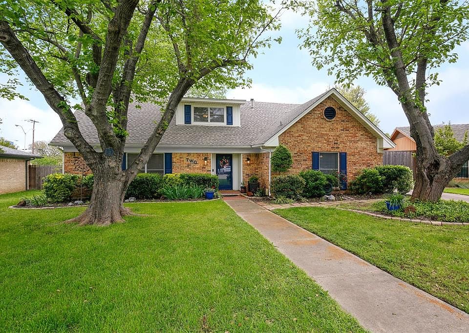 1st image of 2 Bryn Mawr Cir