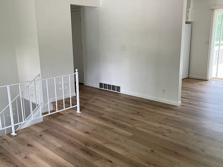 15010 Davenport Cir — Photo 8