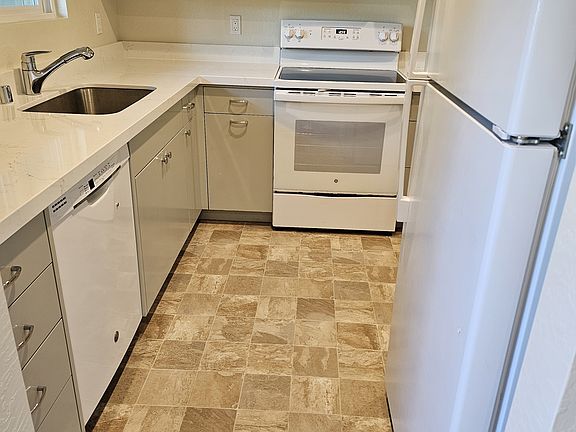 2nd image of 8 Oliva Dr #B-94947