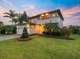 10593 N Lago Vista Cir, Parkland, FL 33076