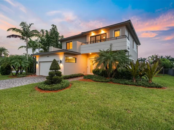 10593 N Lago Vista Circle, Parkland, FL 33076