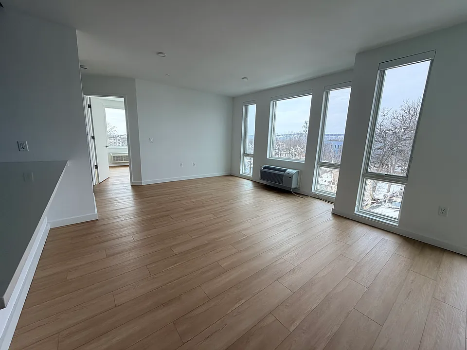 1008 South Ave #401