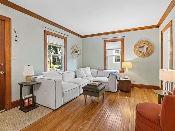 5th image of 2834 Arthur St NE