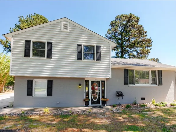 1210 Duke Of Gloucester St, Colonial Heights, VA 23834
